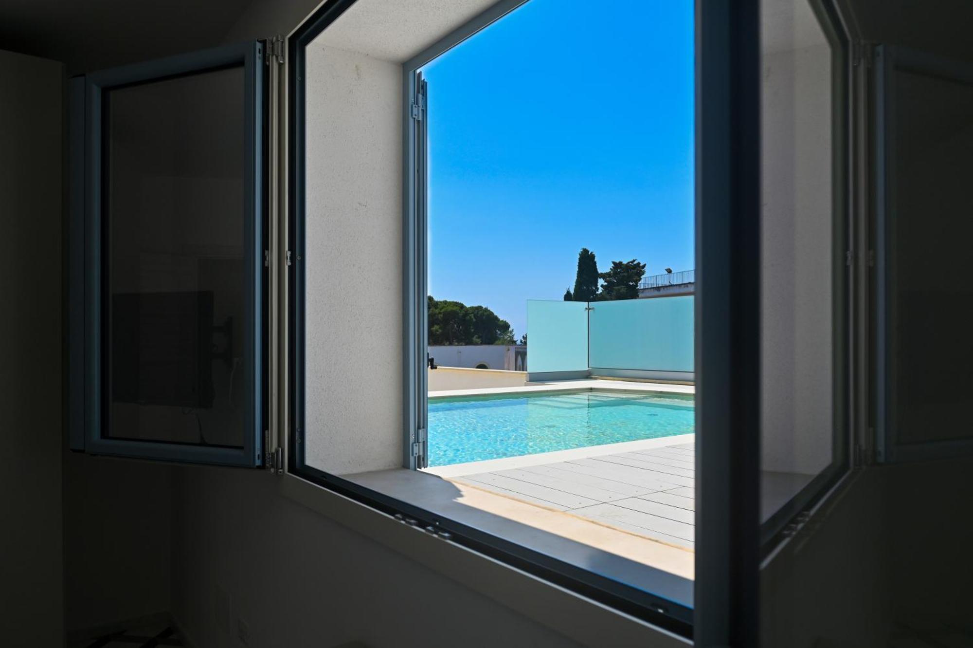 Perle Marine Suite Apartments Castro  Экстерьер фото