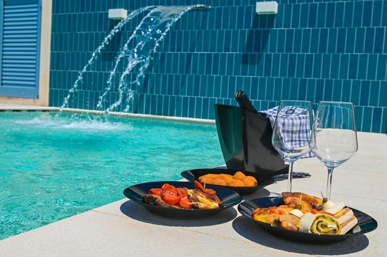 Perle Marine Suite Apartments Castro  Экстерьер фото