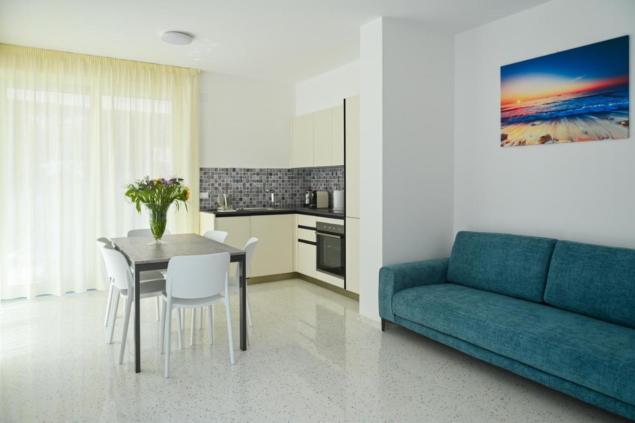 Perle Marine Suite Apartments Castro  Экстерьер фото