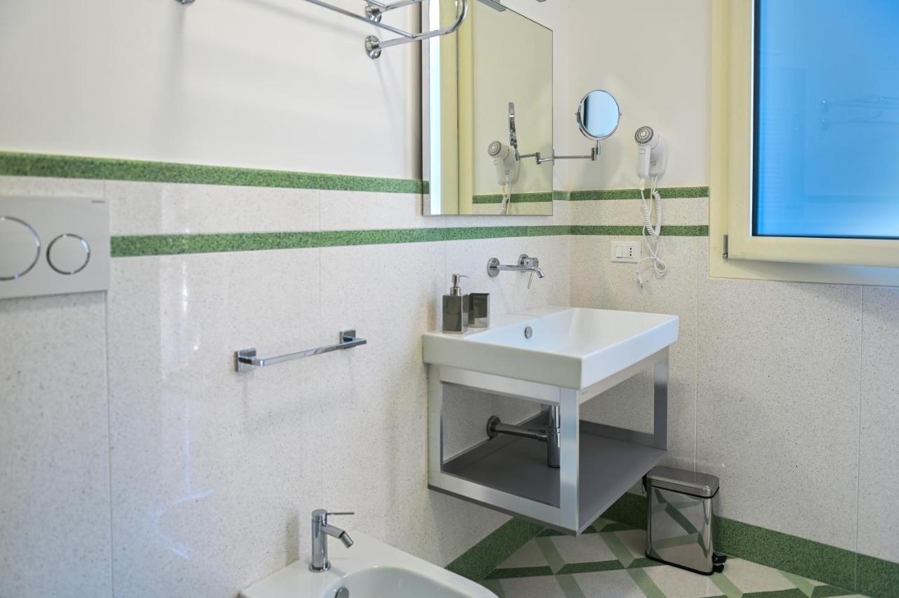 Perle Marine Suite Apartments Castro  Экстерьер фото