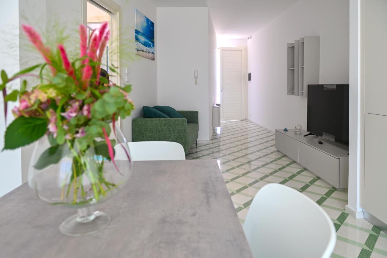 Perle Marine Suite Apartments Castro  Экстерьер фото