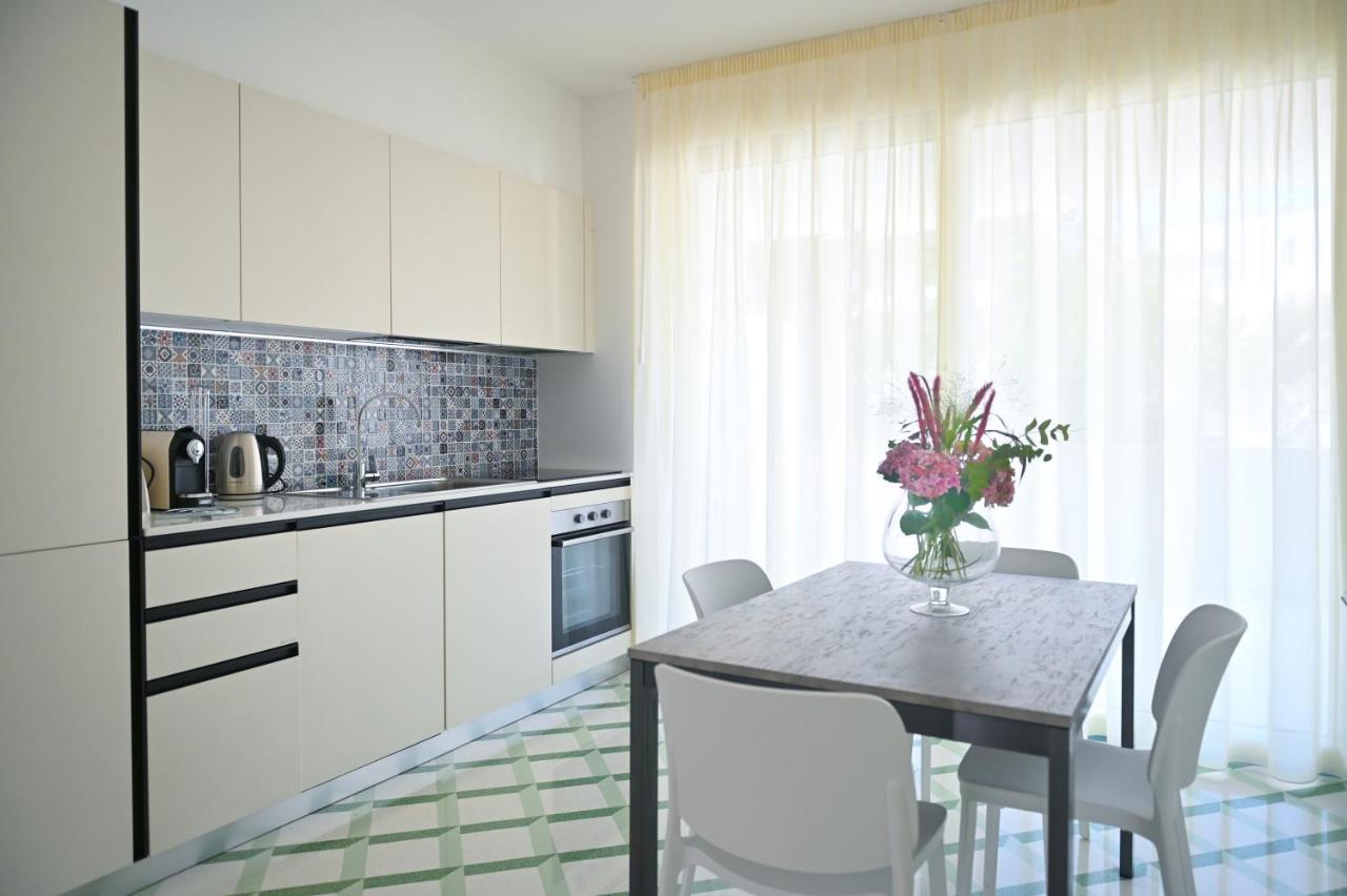 Perle Marine Suite Apartments Castro  Экстерьер фото